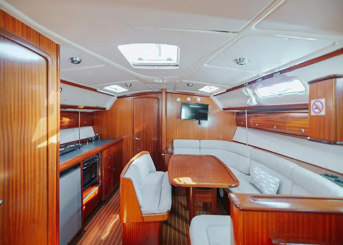 Stay In A Boat - Algarve